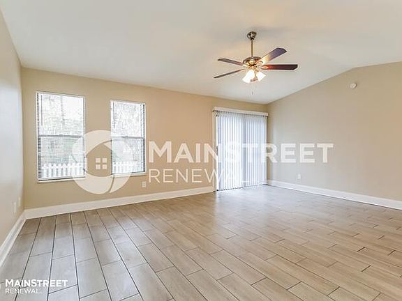 5th image of 11784 Loretto Square Dr