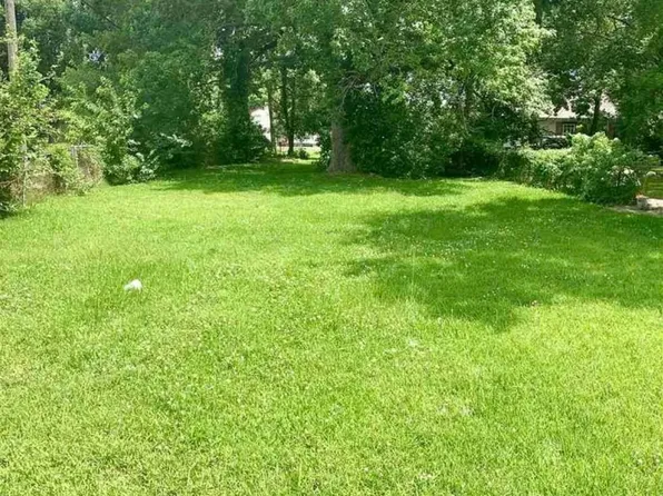 1061 Live Oak Ave, Beaumont, TX 77703