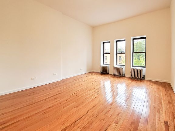 2nd image of 220 W 122nd St #4RR