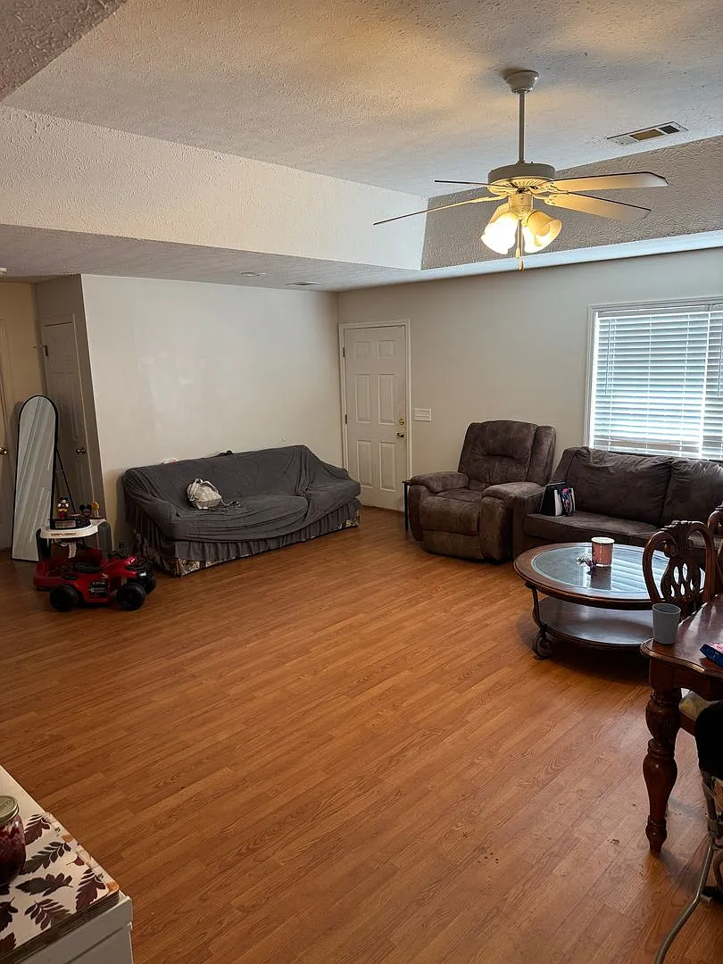 Updated Auburn Duplex — Photo 4