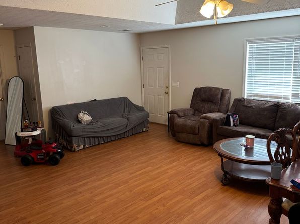 742/744 Meagan Ln