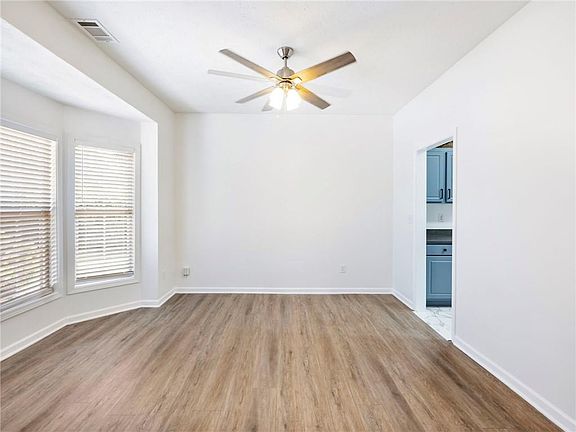 3rd image of 2535 Fairmont Park Ct