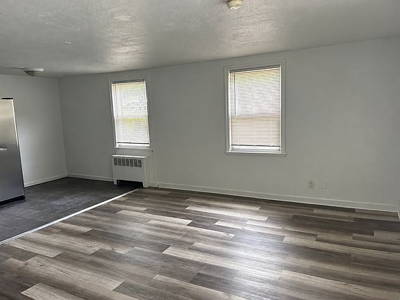 3rd image of 131 N Ridgeland Rd #131