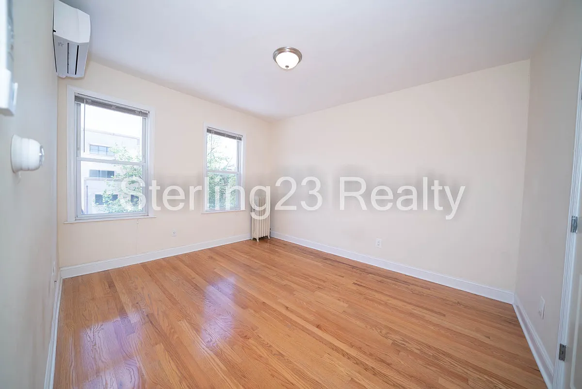 Building Photo - 23-81 36th St #2C