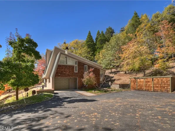 22 Holly Dr, Running Springs, CA 92382