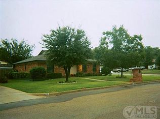 609 Allencrest Dr, White Settlement, TX 76108