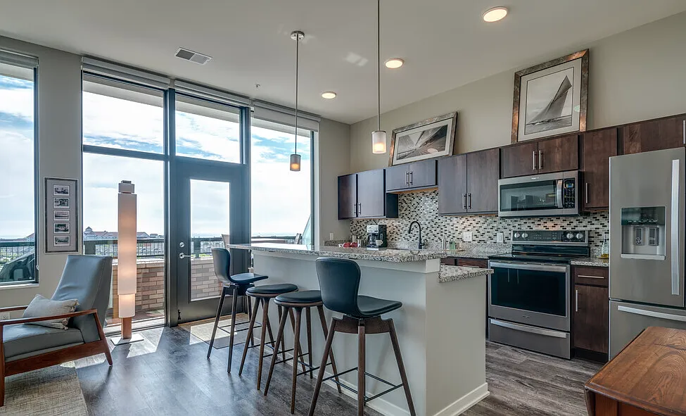 High Pointe Apartments — Photo 1
