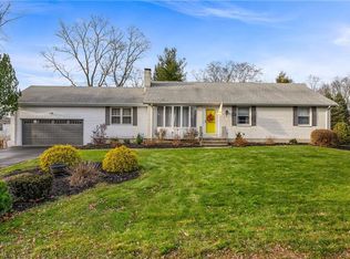 4 Pasquale Dr, Cumberland, RI 02864