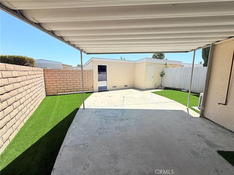 1620 Greenport Ave — Photo 19