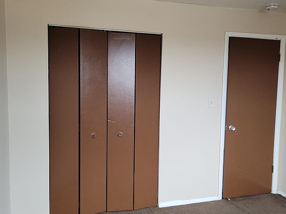 3rd image of 14835 Euclid Ave #306