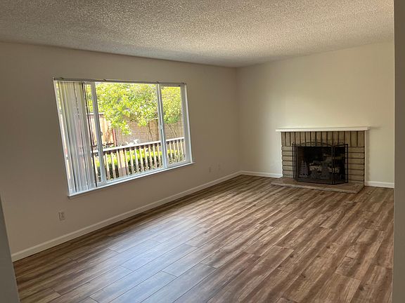 4th image of 1017 Palmetto Way