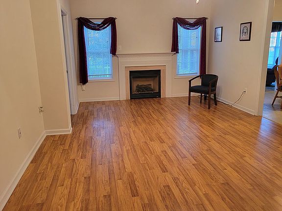 5th image of 645 Allegheny Cir