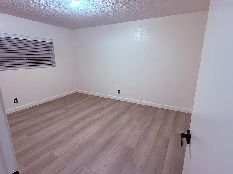 19119 Killian Ave — Photo 16