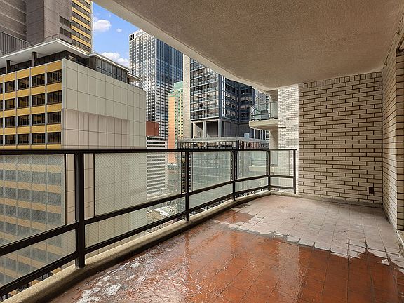3rd image of 159 W 53rd St APT 15B