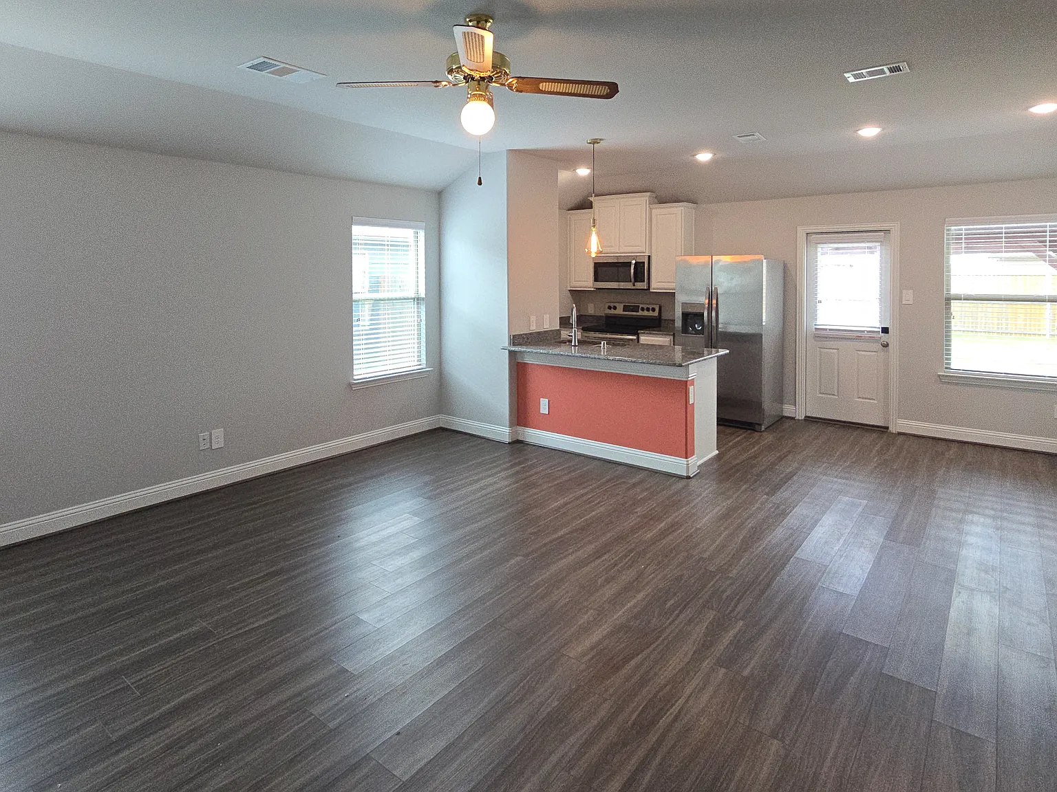 3 bed, 1169 sqft, $1,625 — Photo 4