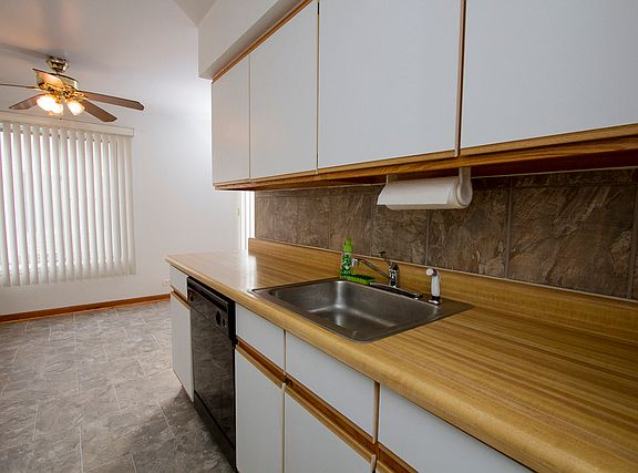 4th image of 1327 Cove Dr #204-C