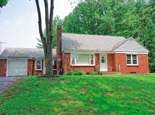 238 Pinewood Dr, Schenectady, NY 12303