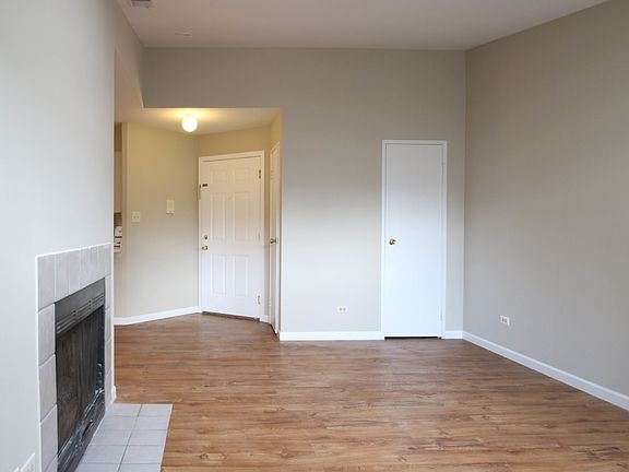 4th image of 1321 E Wyndham Cir APT 201