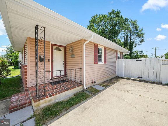 4th image of 3818 Nancy Ave