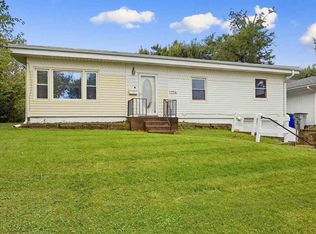 1224 20th St SW, Cedar Rapids, IA 52404