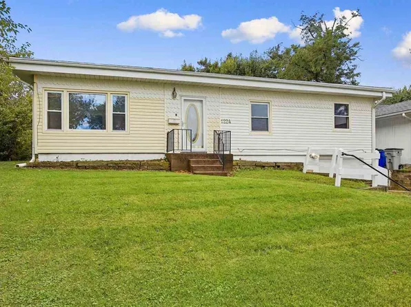 1224 20th St SW, Cedar Rapids, IA 52404