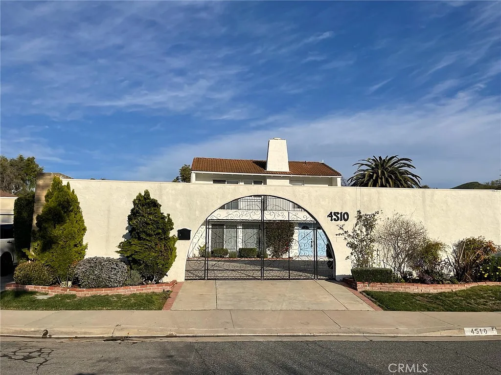 5 bed, 2409 sqft, $6,500 — Photo 1