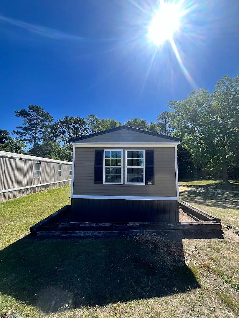 New Listing!! — Photo 2