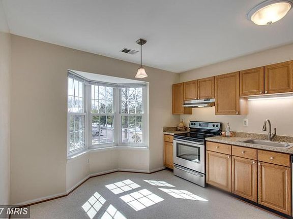 3rd image of 6708 Mockingbird Woods Ct