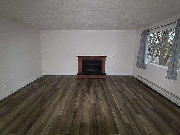 5th image of 11105 W Electric Ave