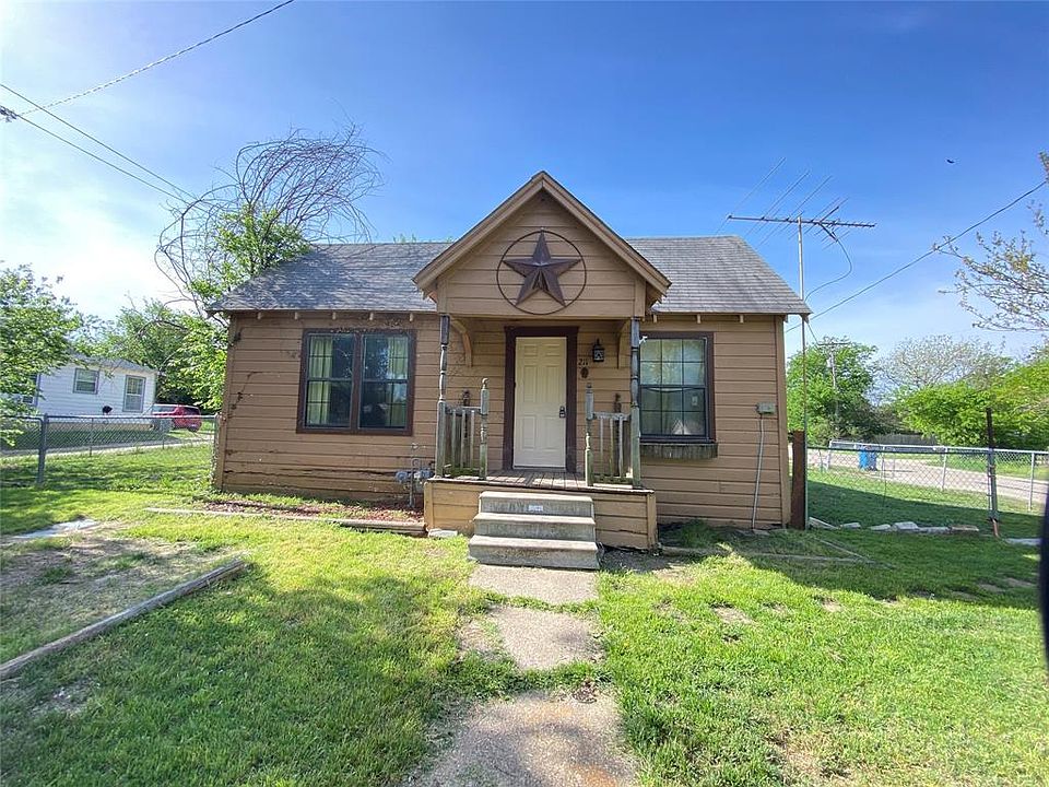 1st image of 211 W Weaver Ave