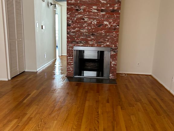 4th image of 8569 Burton Way #89ab37da3