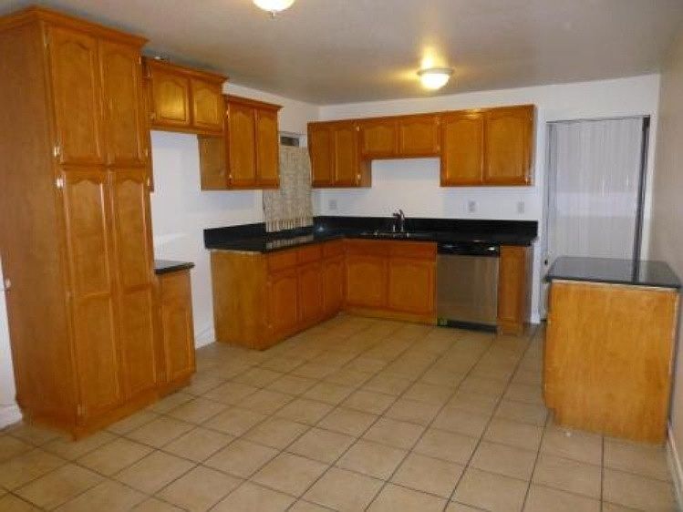 Large Granite Kitchen