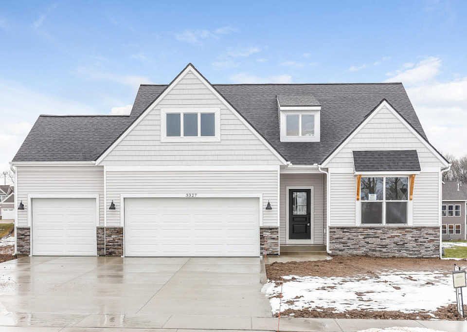 1st image of 3327 Oakmont Dr