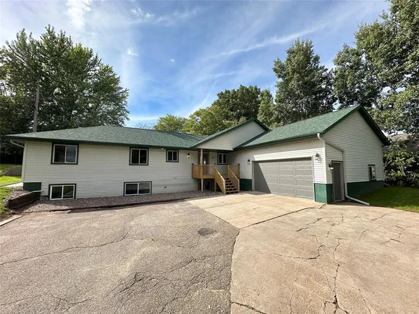 2610 Mont Claire Road, Eau Claire, WI 54703