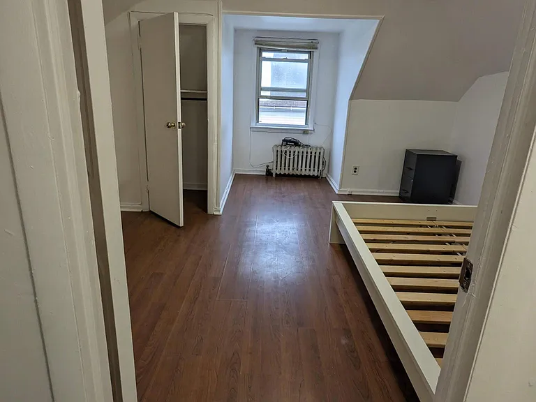 902 Brady Ave #3 — Photo 2