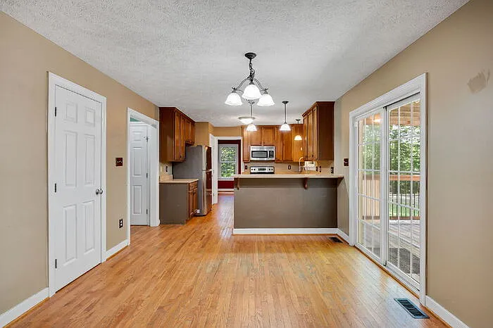316 Abbey Ct — Photo 19