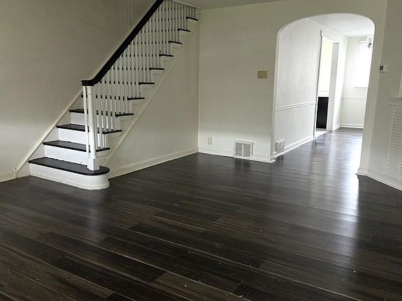 4th image of 1167 E Dorset St