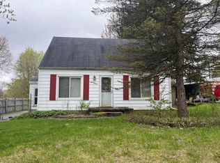 825 R G Curtiss Ave, Lansing, MI 48911