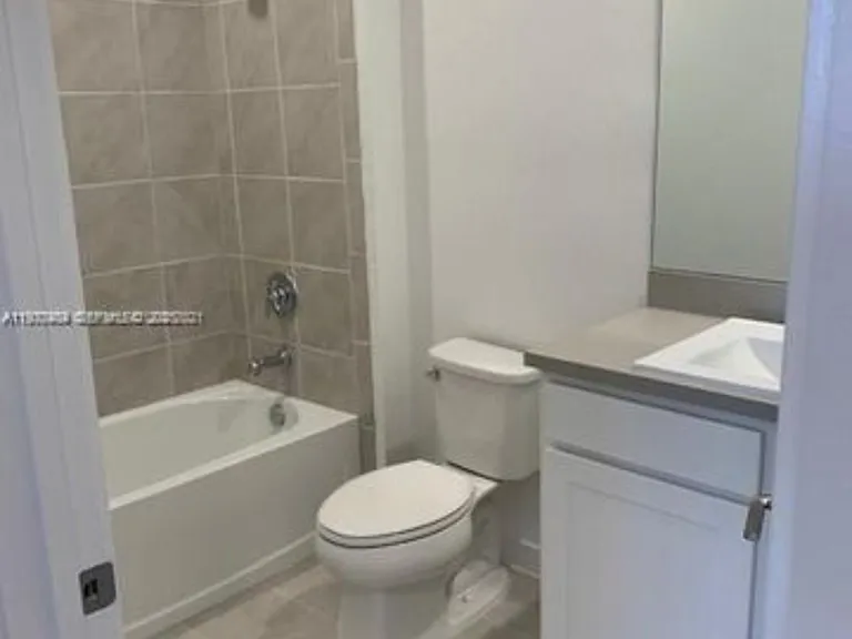 2-731 SW 11th St #2-731 — Photo 6