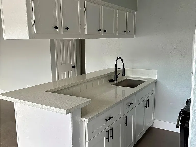 1125 Ann St — Photo 3