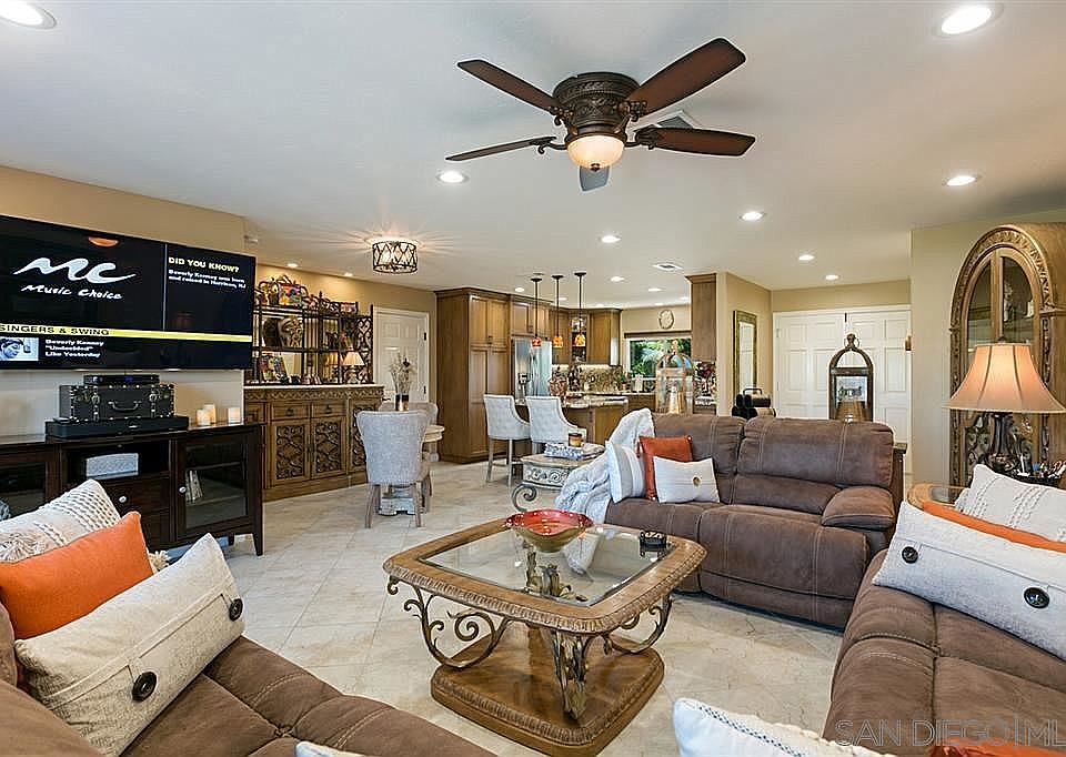 1st image of 16329 Bernardo Oaks Dr