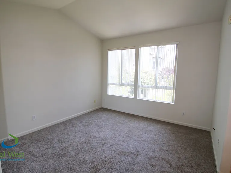 3158 Regency Ave — Photo 12
