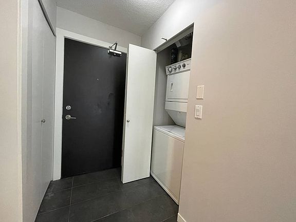 4th image of 2133 Douglas Rd #207