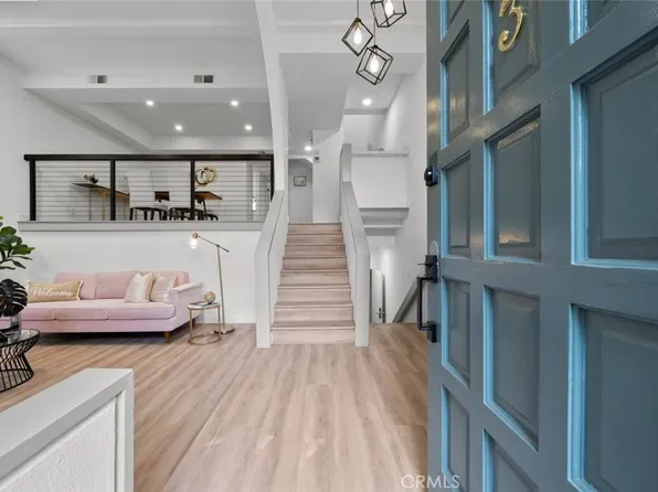 18701 Hatteras St Unit 3, Tarzana, CA 91356