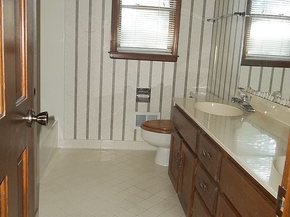 3rd image of 3313 Thaxton Pl