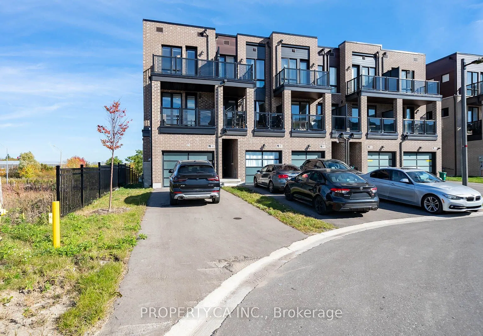 4 bed, $2,999 — Photo 2