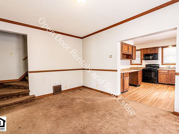 5th image of 114-112 W 2nd St