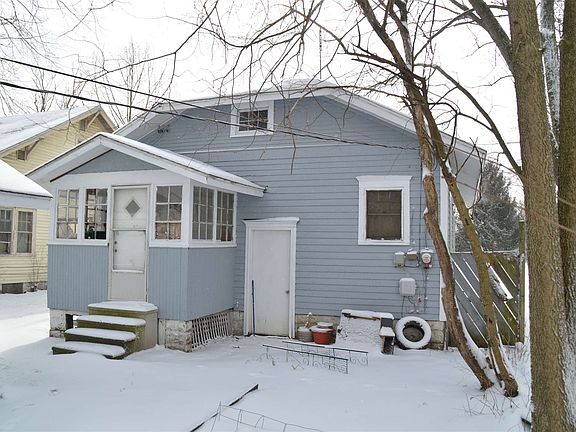 4th image of 230 W Garfield Ave