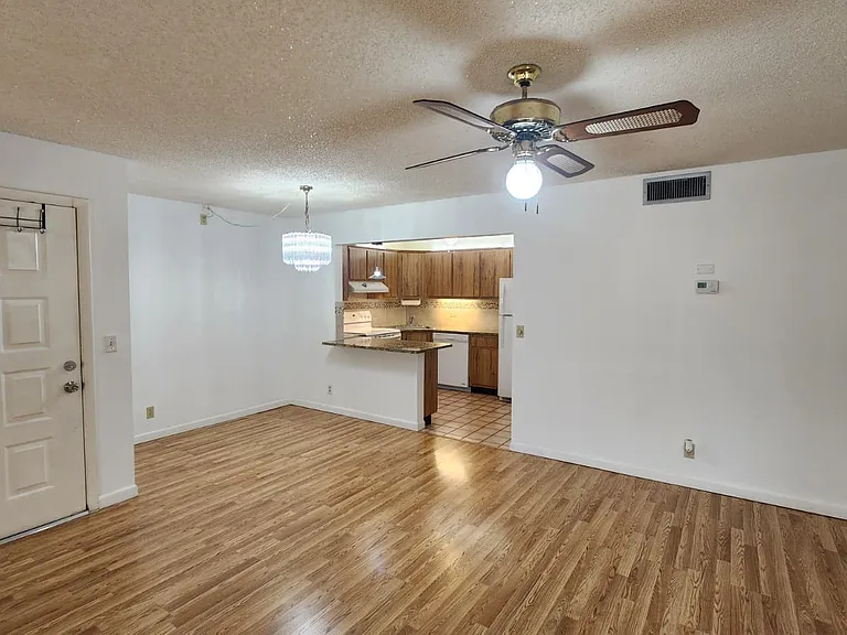 537 Shady Pine Way — Photo 5