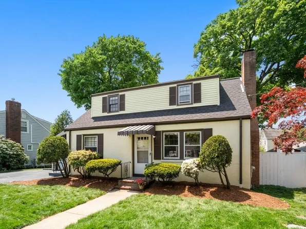 21 Rose Dr, Newton, MA 02465